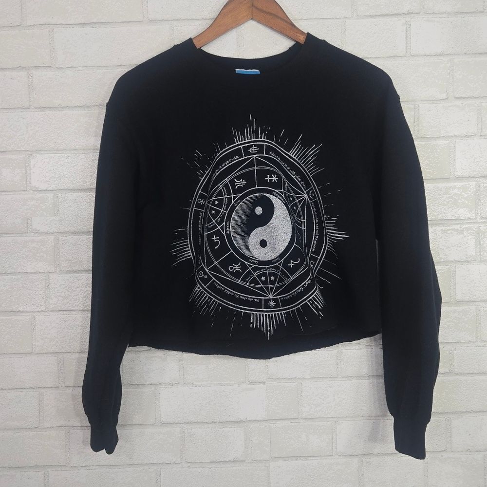 Freeze black crop sweatshirt